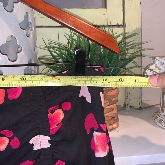 CAbi Black Pink Petal Ruched Faux Wrap Zip Up Knee Length Skirt NEW Size M #5513 - Picture 6 of 9